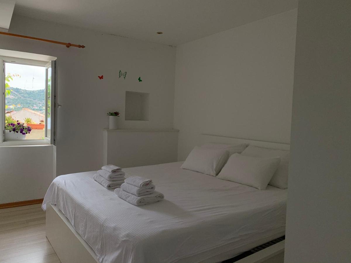 Stonehouse Vis Apartamento Exterior foto